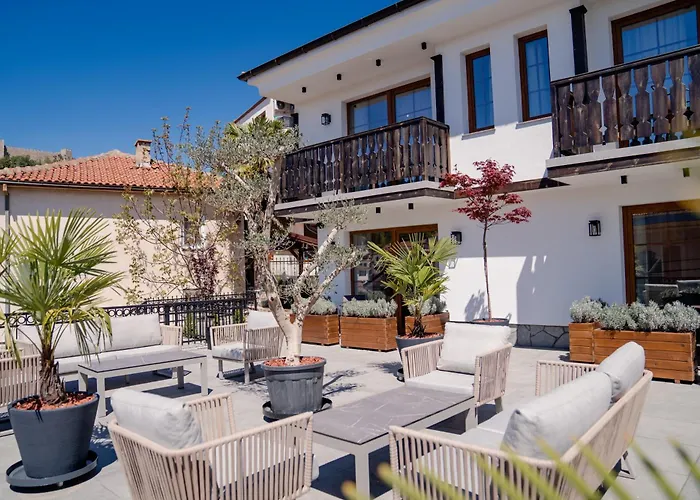 Villa & Spa Chunarot
